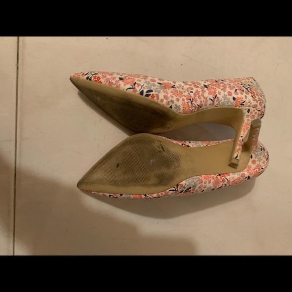 Heels - Picture 2 of 3